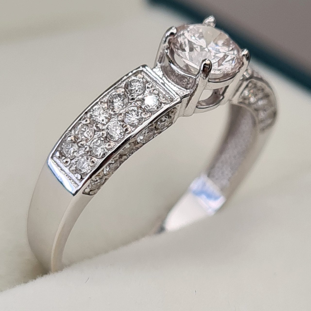 Кольцо Deimantas 92945259 16р 1,94гр 0,72ct. купить,NaN