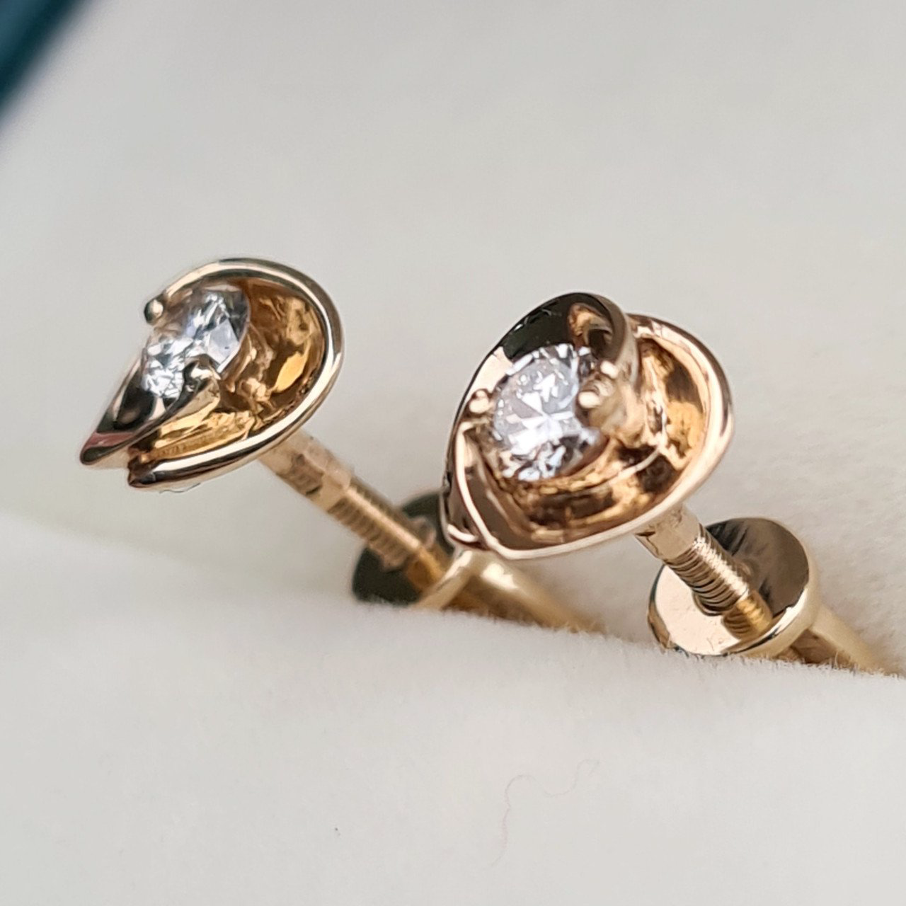 Серьги Deimantas 95830220 1,54гр 0,21ct. купить,NaN