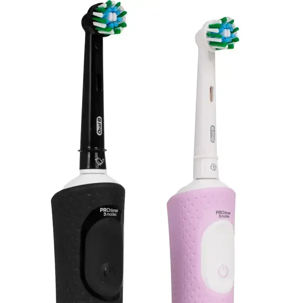 Электрическая зубная щетка Oral-B Vitality Pro D103.423.3H 3708 черная/фиолетовая