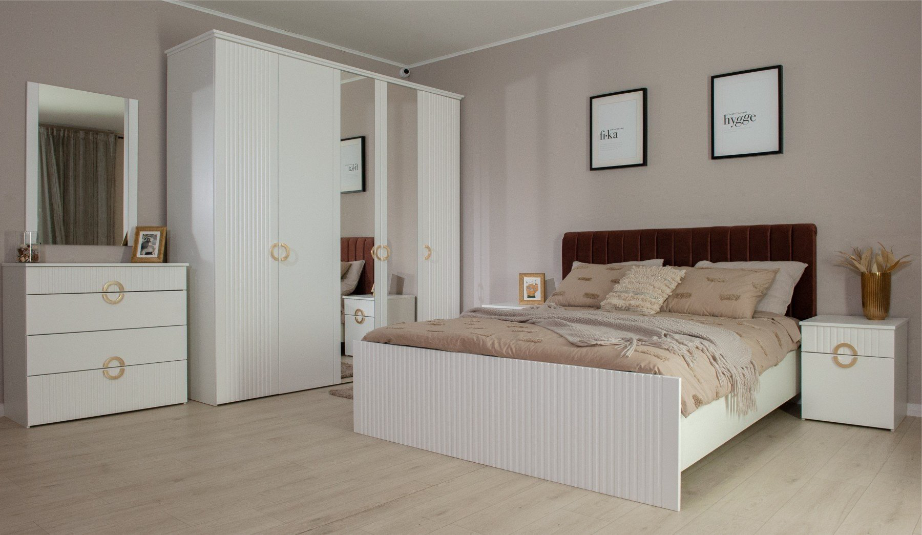 Распашной шкаф IMPERIAL 585 Миа, 220.5x221х67 см, белый купить,NaN