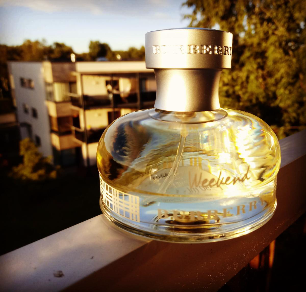 Парфюмерная вода Burberry Weekend For Women 50ml купить,NaN