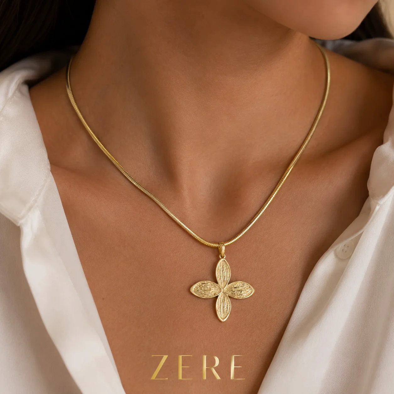 Золотая цепь ZERE 585 пробы с кулоном цветок 12.06гр - ForteMarket Золотая цепь ZERE 585 пробы с кулоном цветок 12.06гр купить,959800