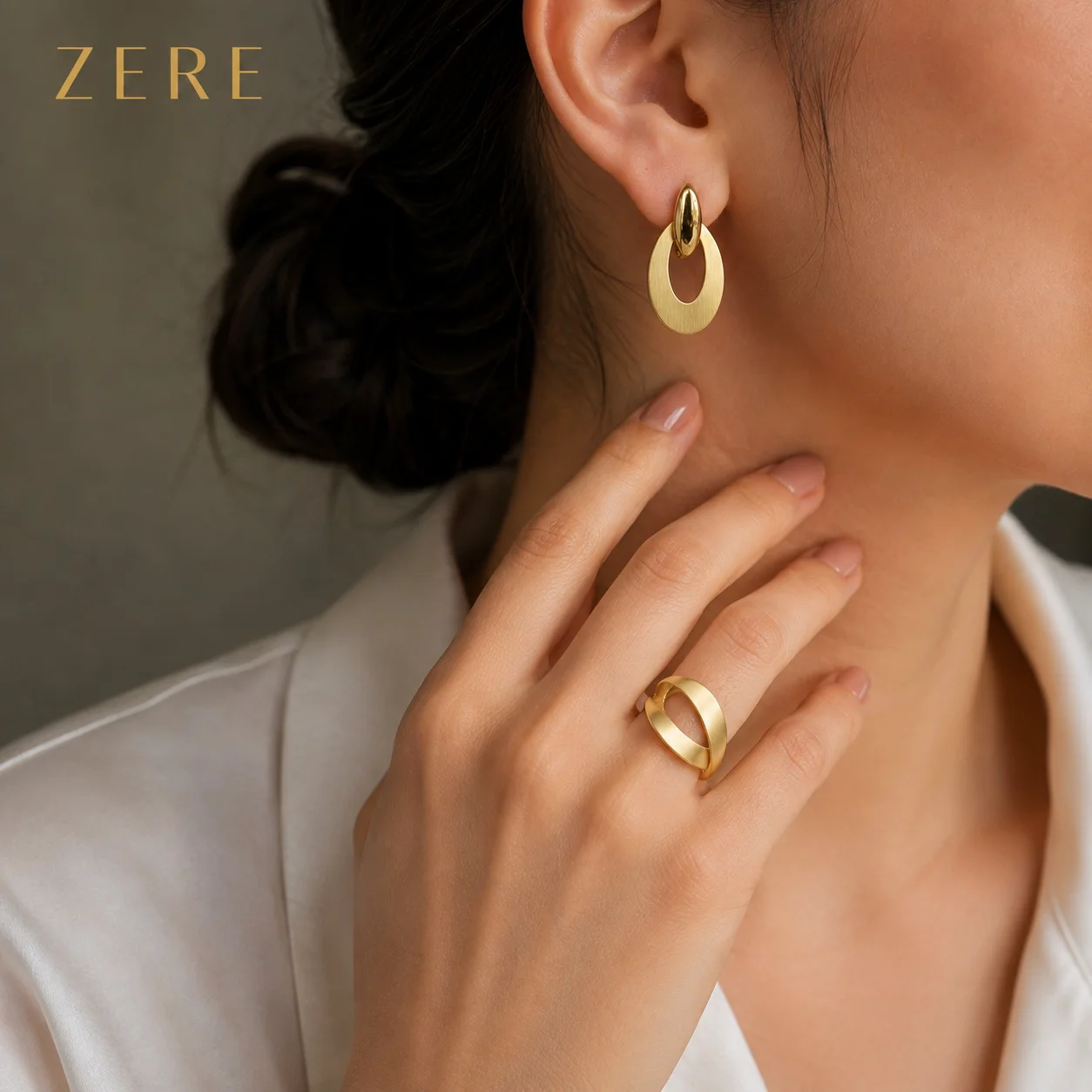 Комплект Zere серьги и кольцо желтое золото 585 4.72гр 19,5р купить,396200
