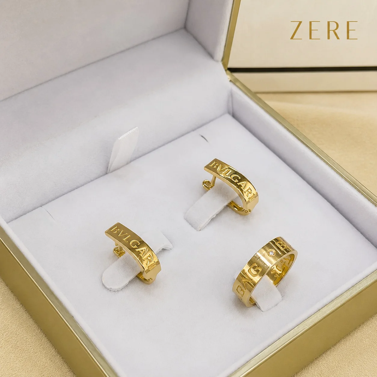 Комплект Zere серьги и кольцо золото 585 4.58гр 18р купить,384300