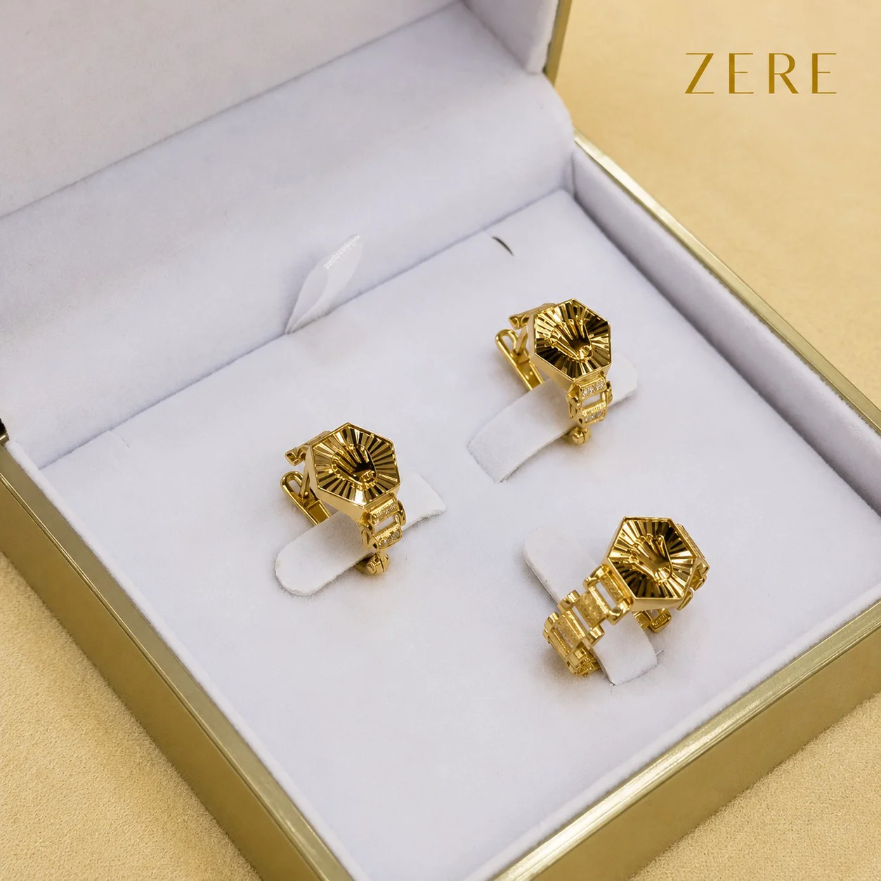 Комплект Zere серьги и кольцо желтое золото 585 6.92гр 18,5р - ForteMarket Комплект Zere серьги и кольцо желтое золото 585 6.92гр 18,5р купить,583200