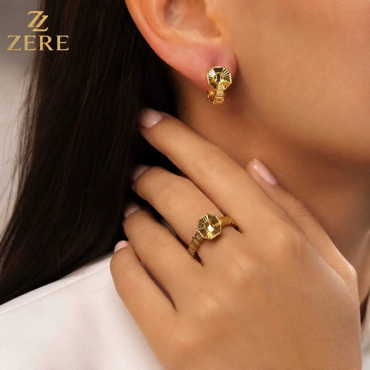 Комплект Zere серьги и кольцо желтое золото 585 6.92гр 18,5р - ForteMarket Комплект Zere серьги и кольцо желтое золото 585 6.92гр 18,5р купить,583200