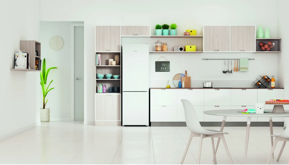 Холодильник Indesit ITR 4180 W белый