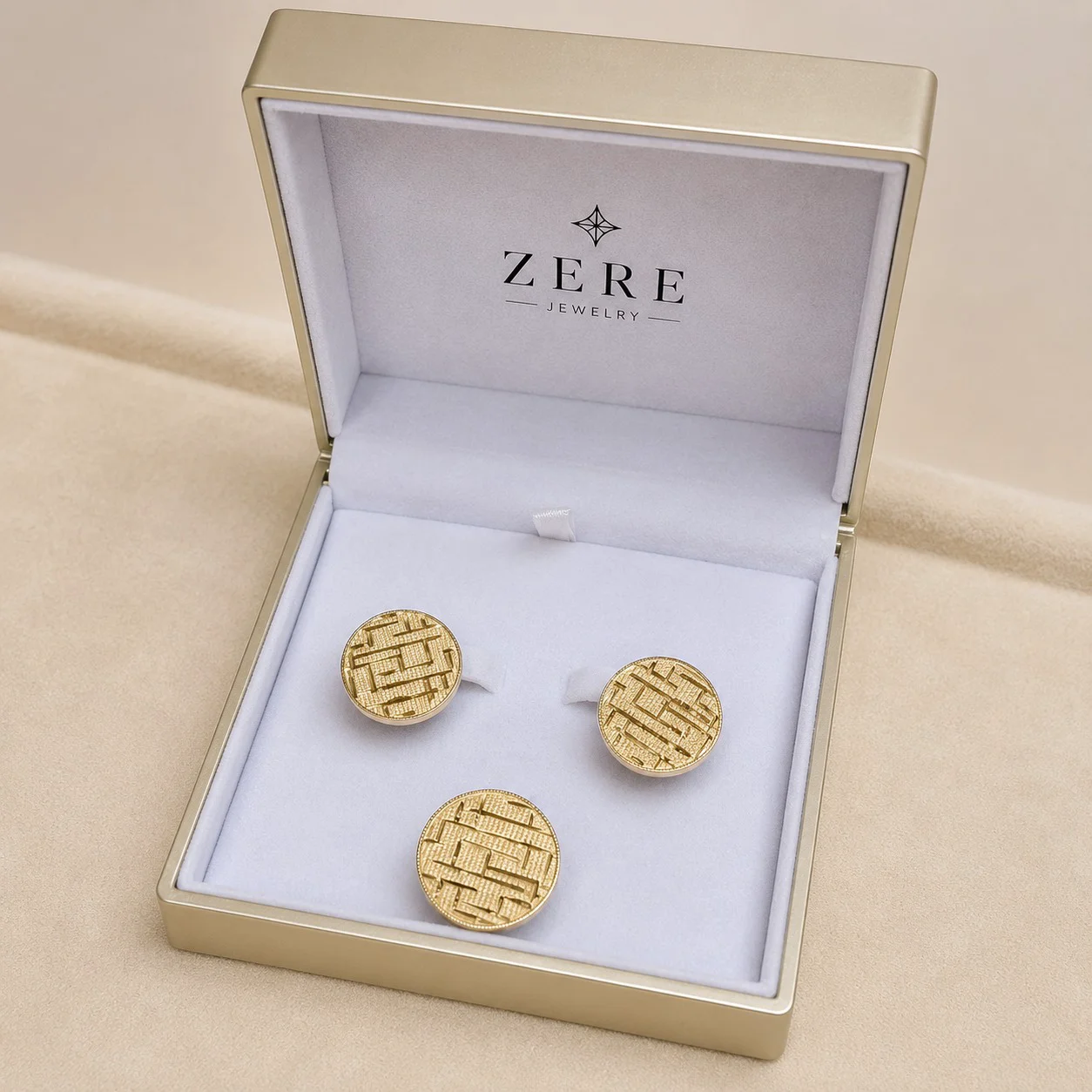 Комплект Zere серьги и кольцо золото 8.33 гр 18р купить,682060