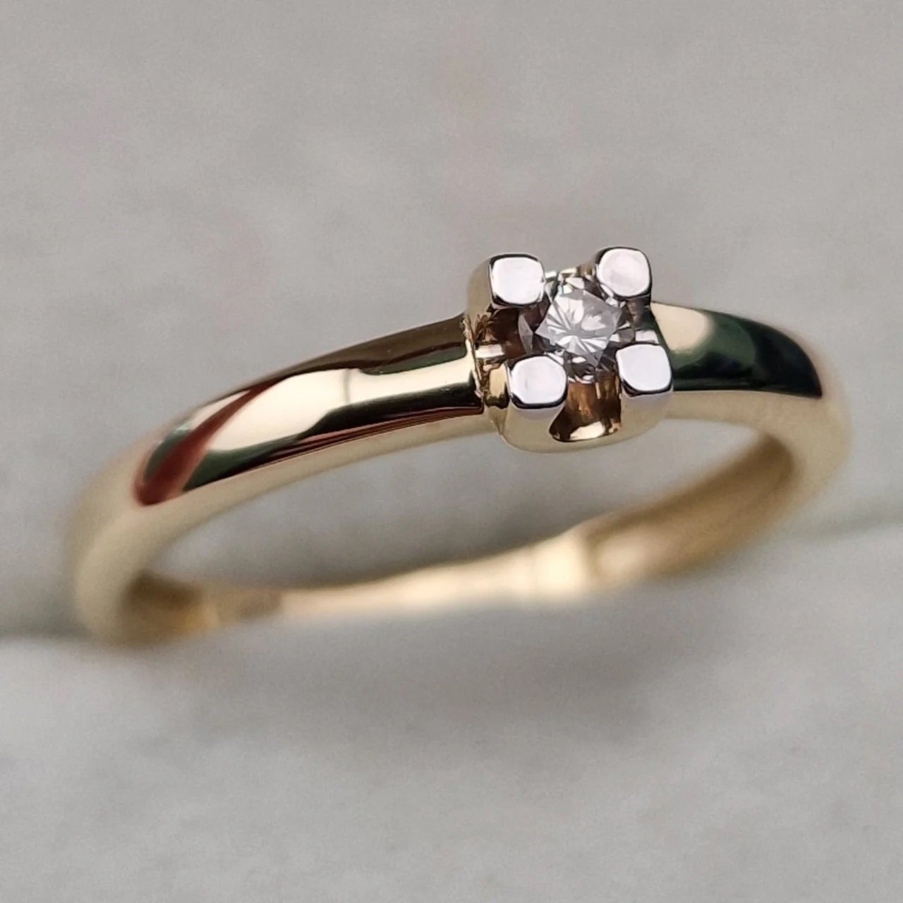 Кольцо Deimantas 106078380 17р 2,21гр 0,082ct. купить,NaN