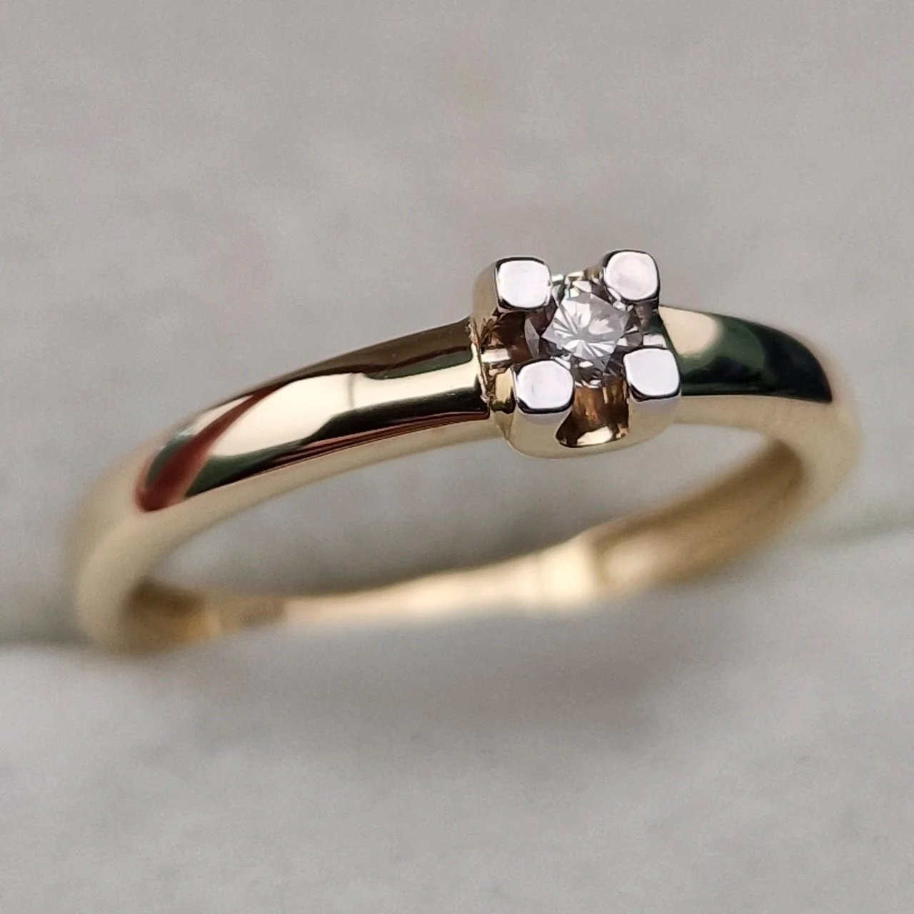 Кольцо Deimantas 106078380 17р 2,21гр 0,082ct. купить,NaN
