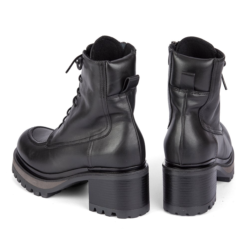 Ботинки Laura Bellariva Vitello Nero black 38 купить,96000