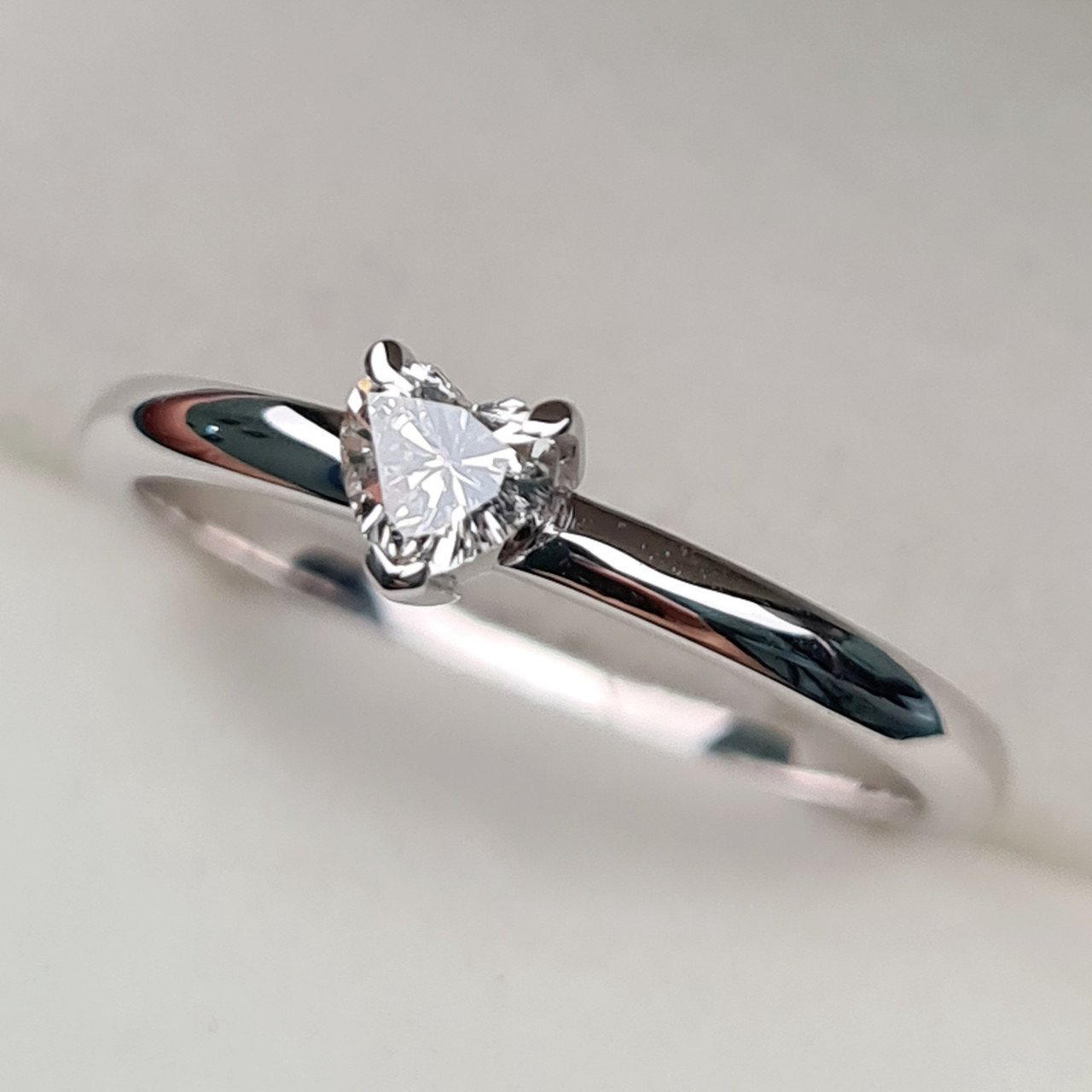 Кольцо Deimantas 98275364 16,51р 1,82гр 0,21ct. купить,NaN