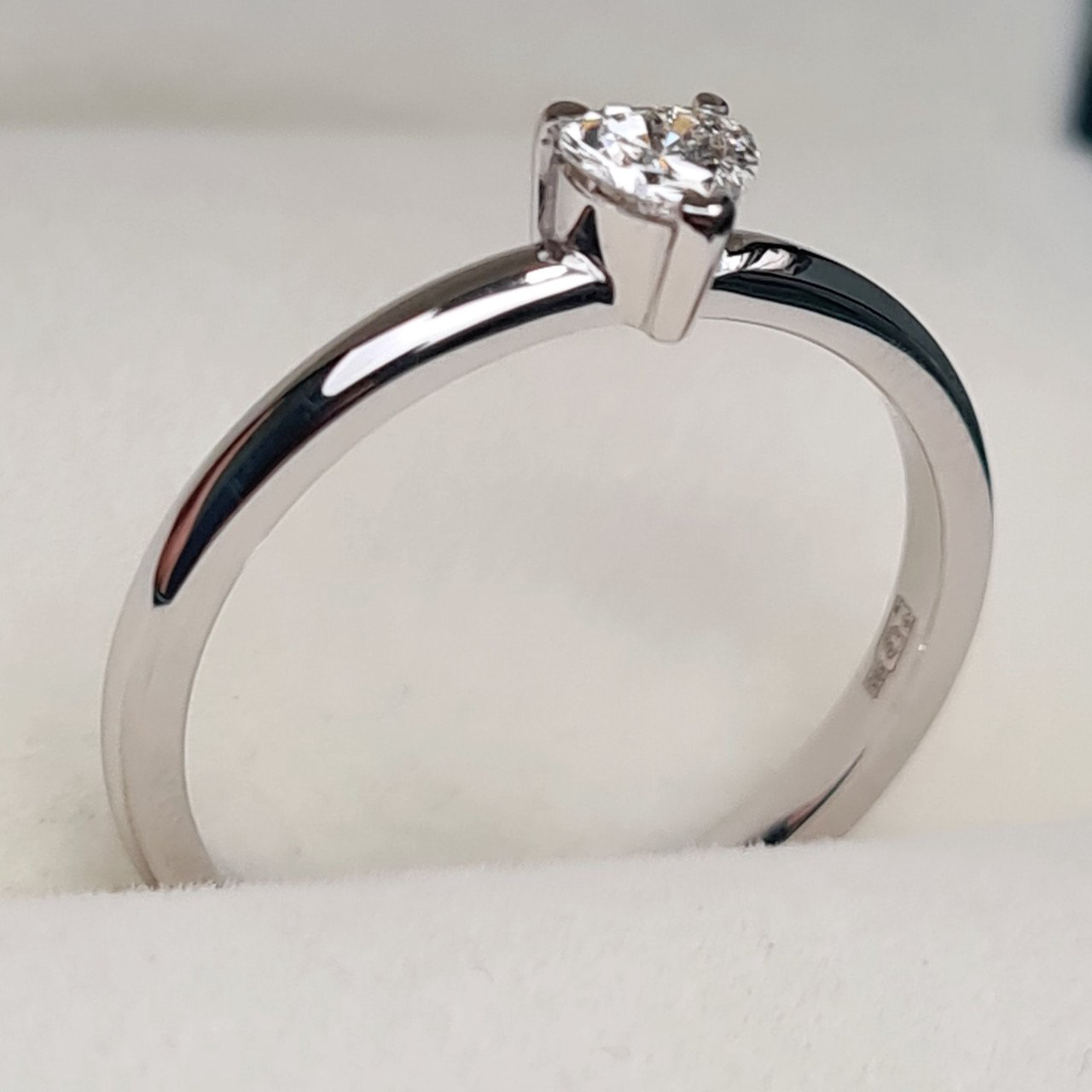Кольцо Deimantas 98275364 16,51р 1,82гр 0,21ct. купить,NaN