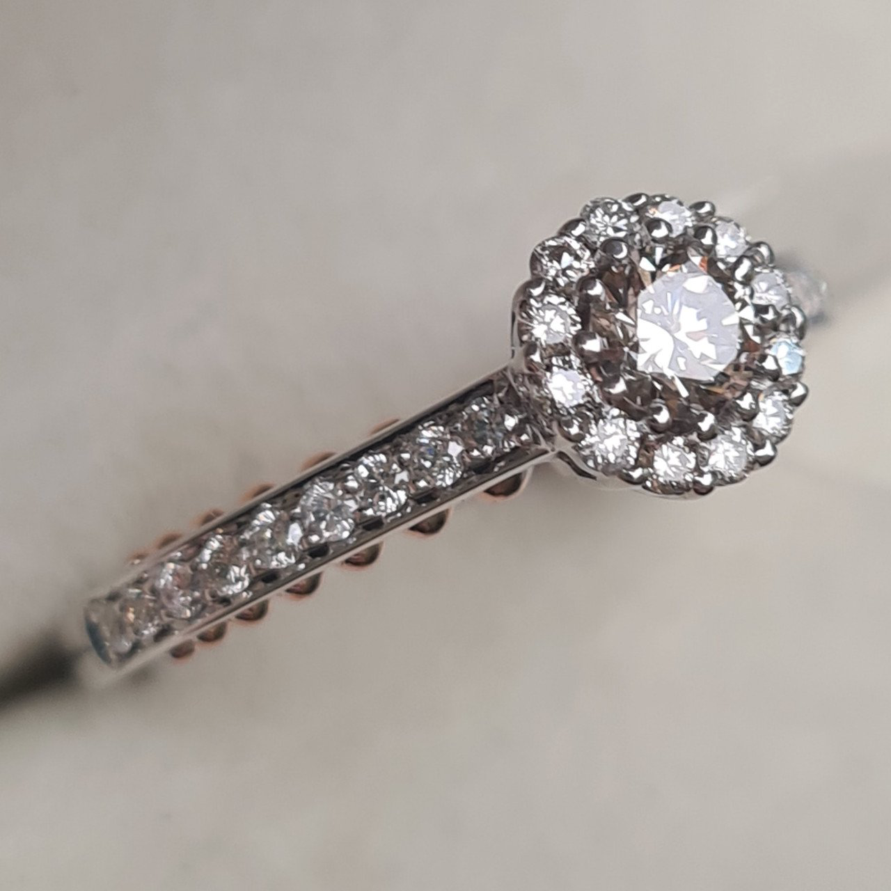 Кольцо Deimantas 98276474 17,2р 3,8гр 0,65ct. купить,NaN