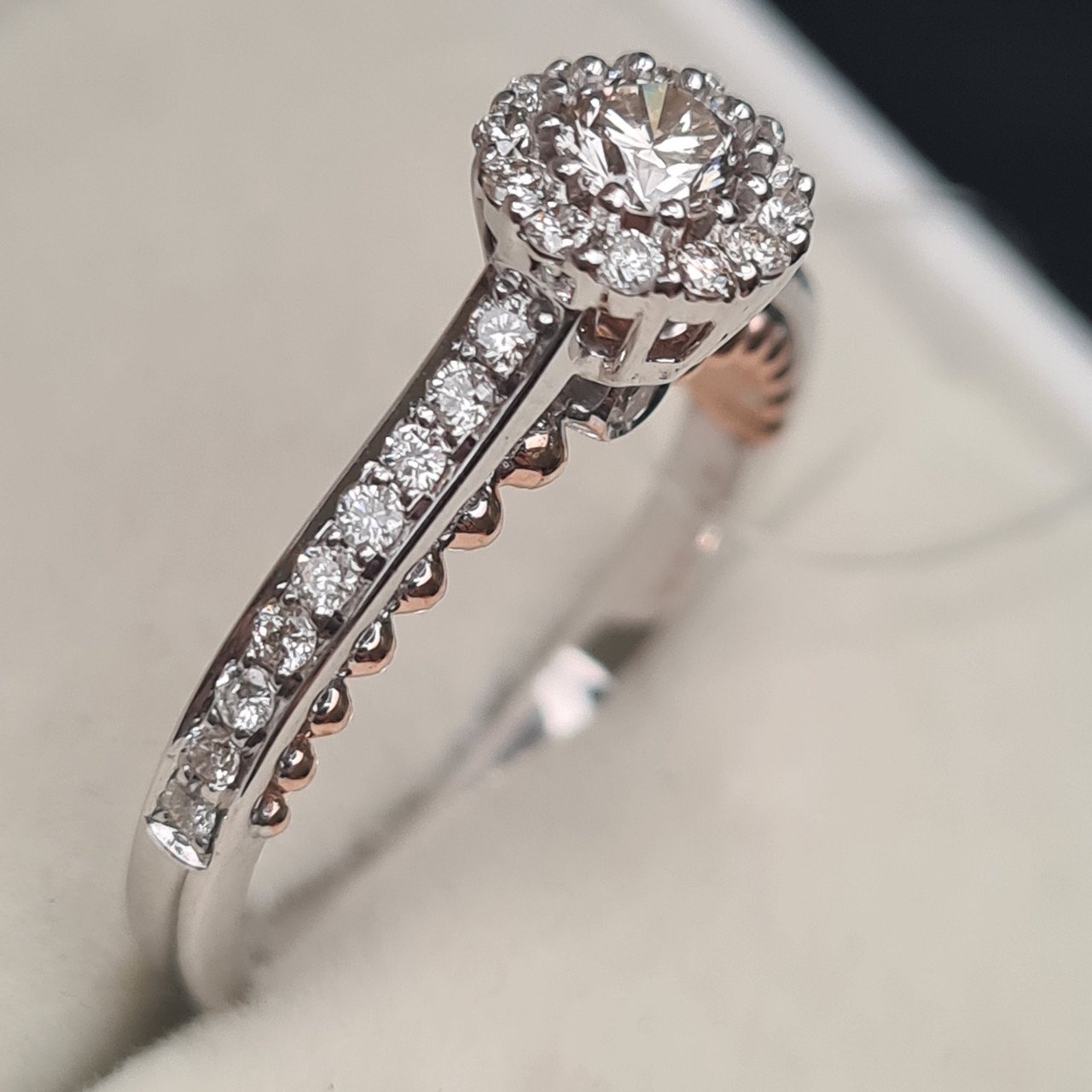 Кольцо Deimantas 98276474 17,2р 3,8гр 0,65ct. купить,NaN