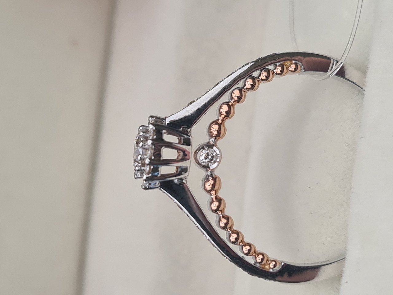Кольцо Deimantas 98276474 17,2р 3,8гр 0,65ct. купить,NaN