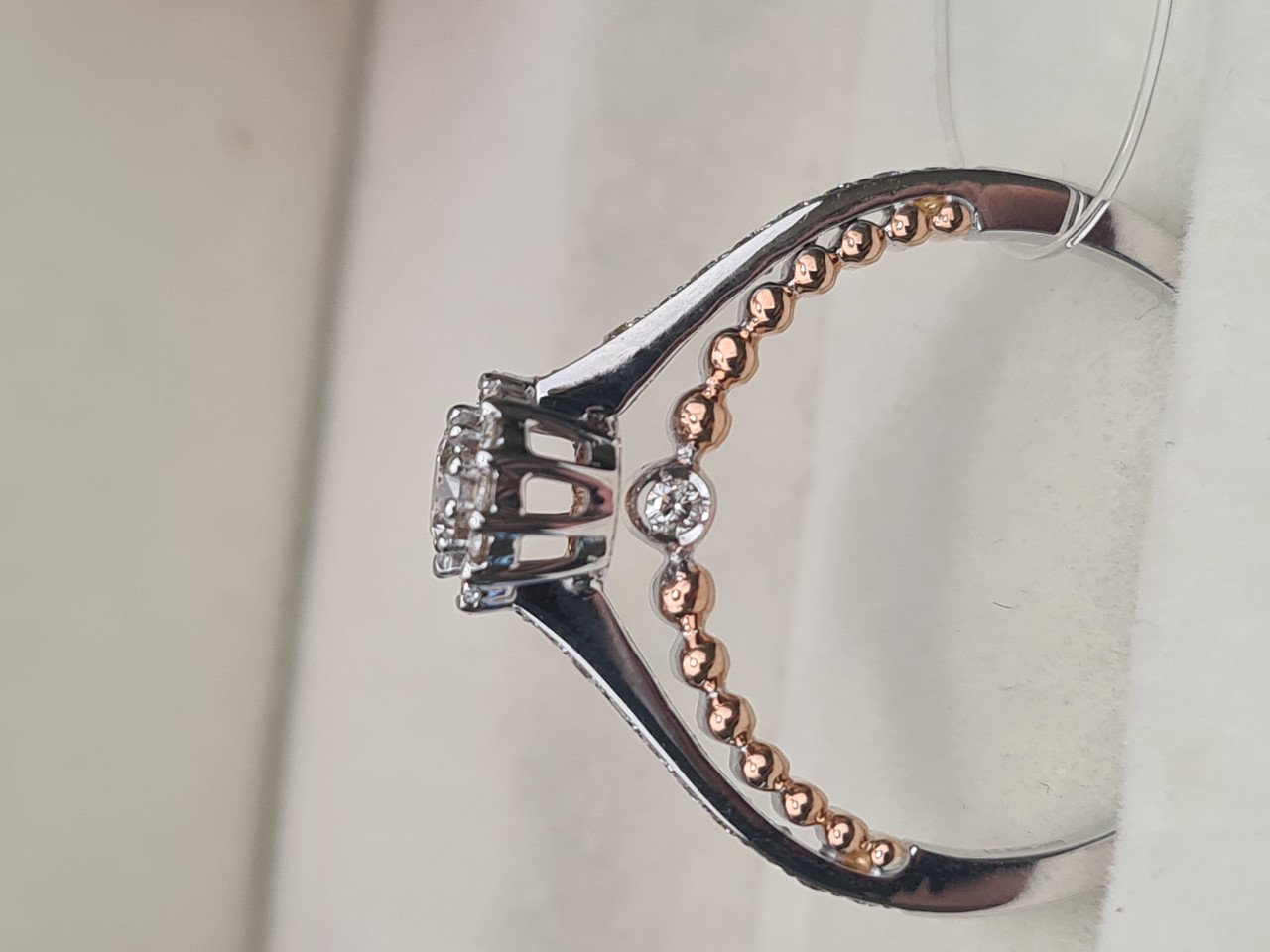 Кольцо Deimantas 98276474 17,2р 3,8гр 0,65ct. купить,NaN