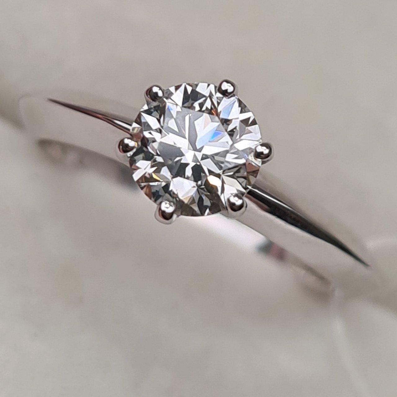 Кольцо Deimantas 98364188 16,5р 2,58гр 0,75ct. купить,NaN