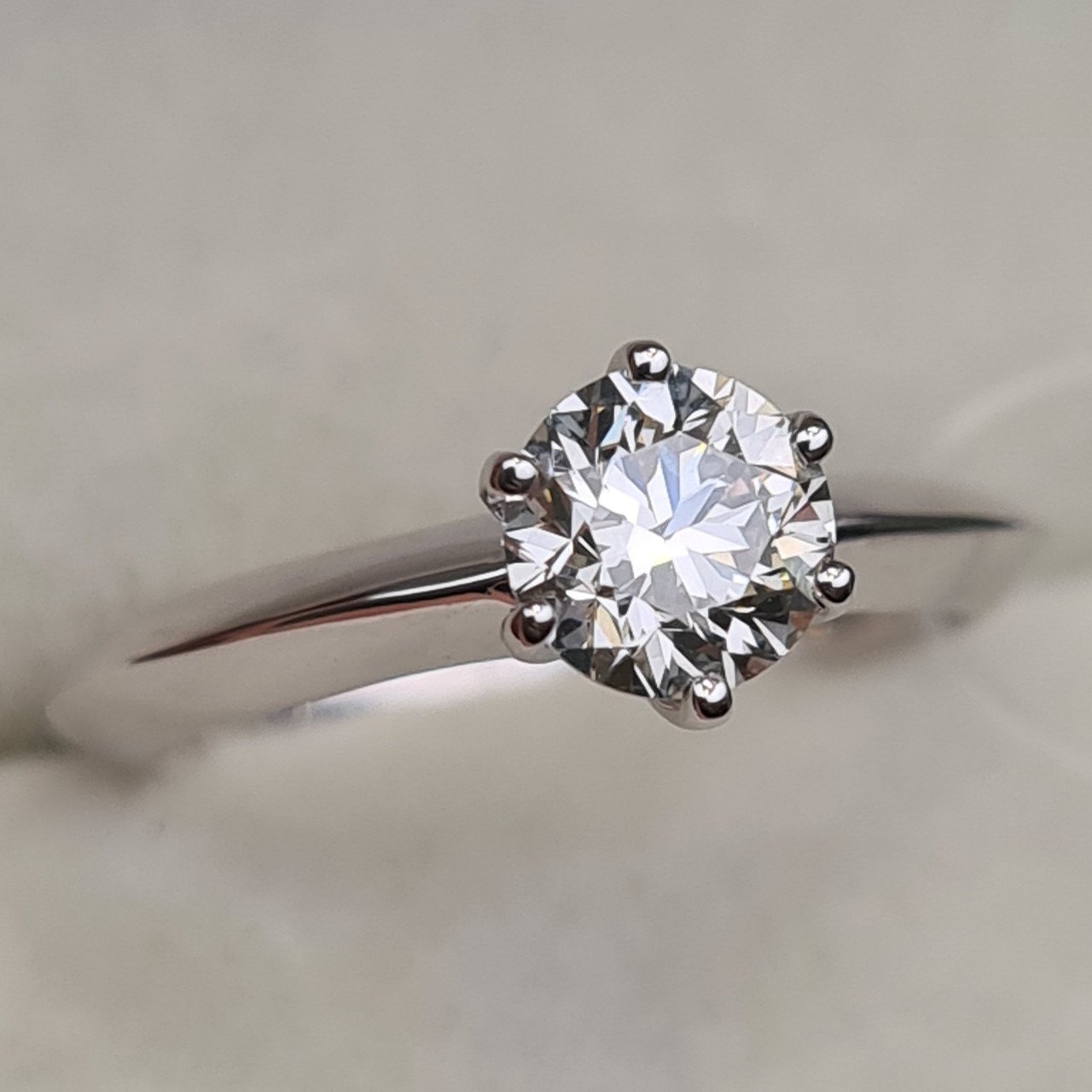 Кольцо Deimantas 98364188 16,5р 2,58гр 0,75ct. купить,NaN