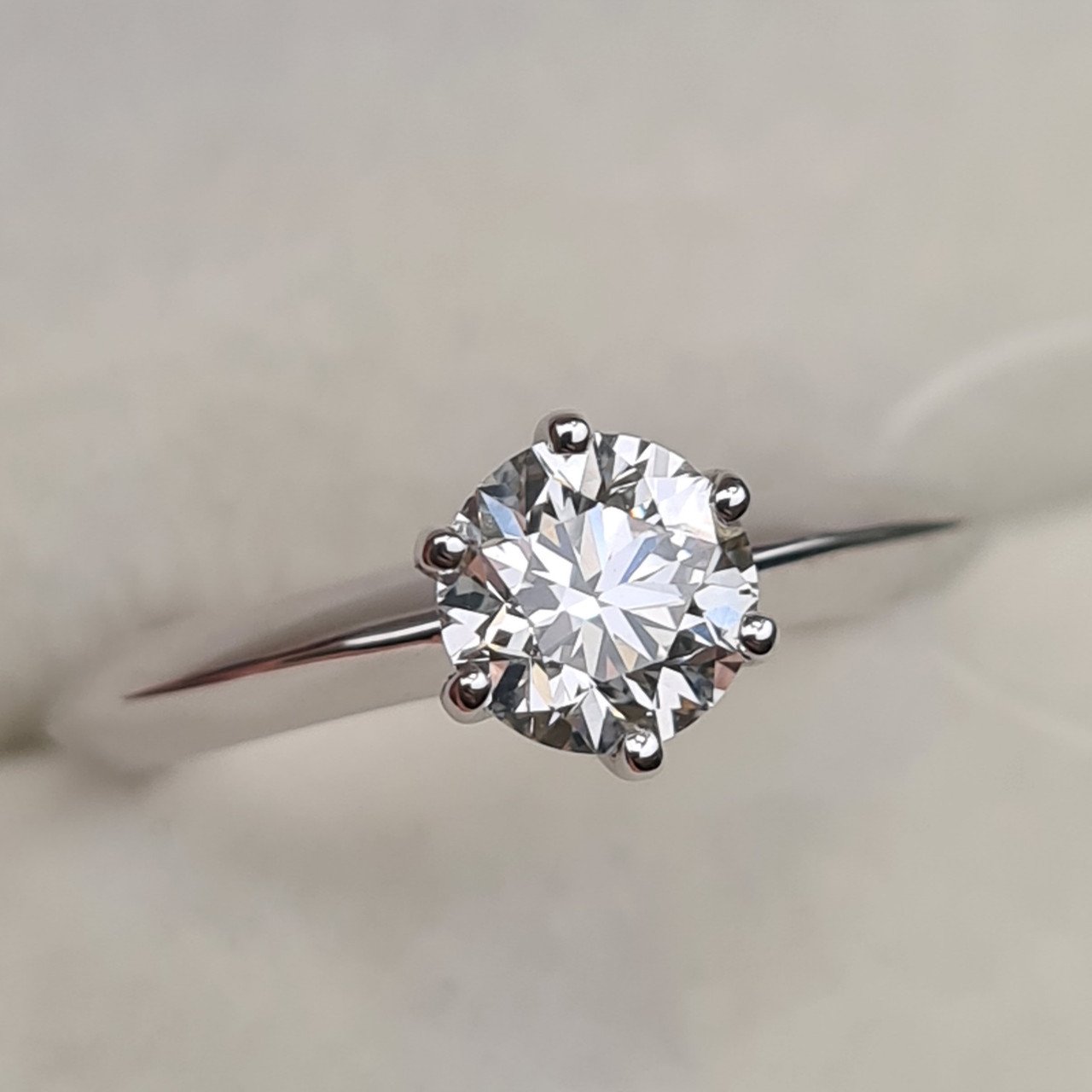 Кольцо Deimantas 98364188 16,5р 2,58гр 0,75ct. купить,NaN