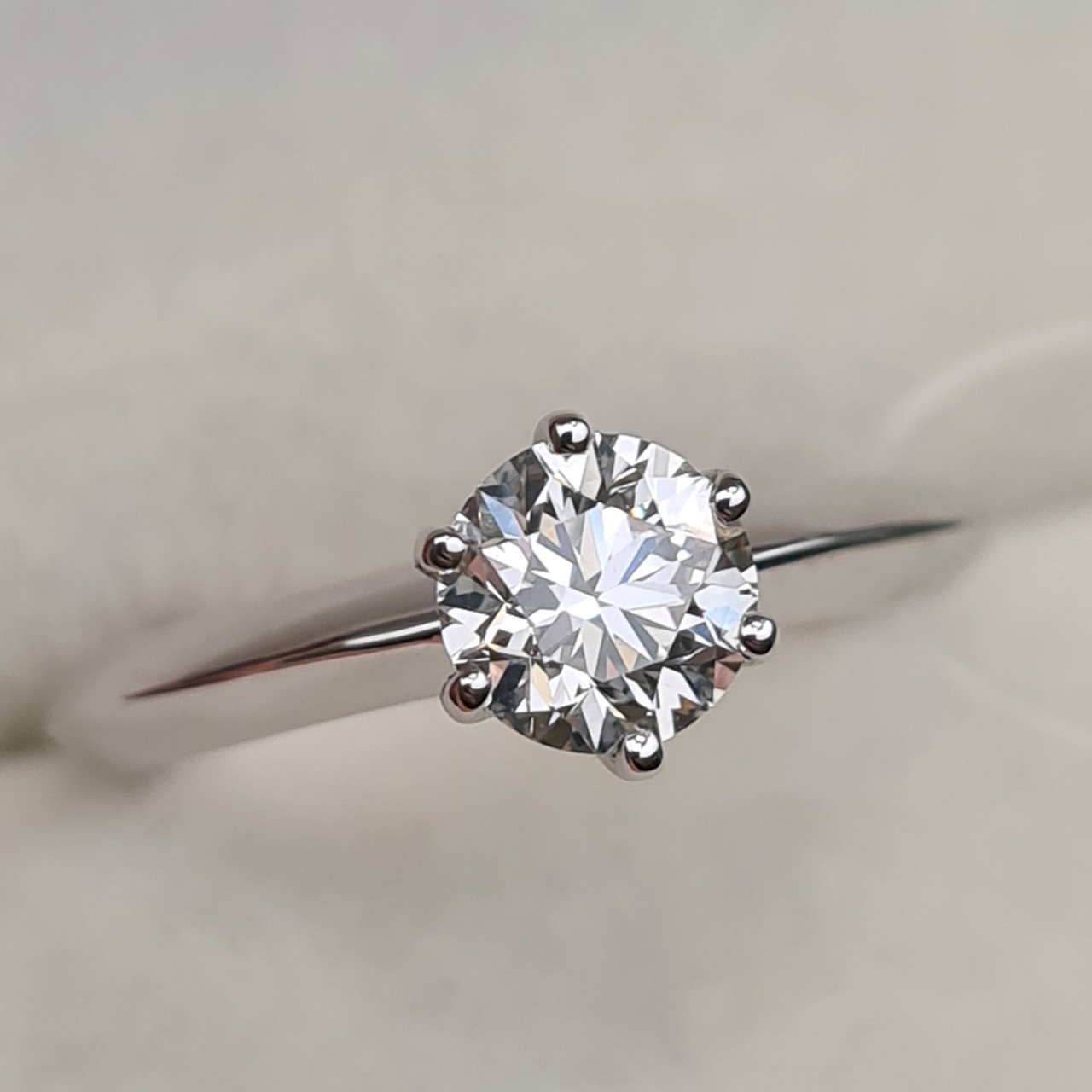 Кольцо Deimantas 98364188 16,5р 2,58гр 0,75ct. купить,NaN