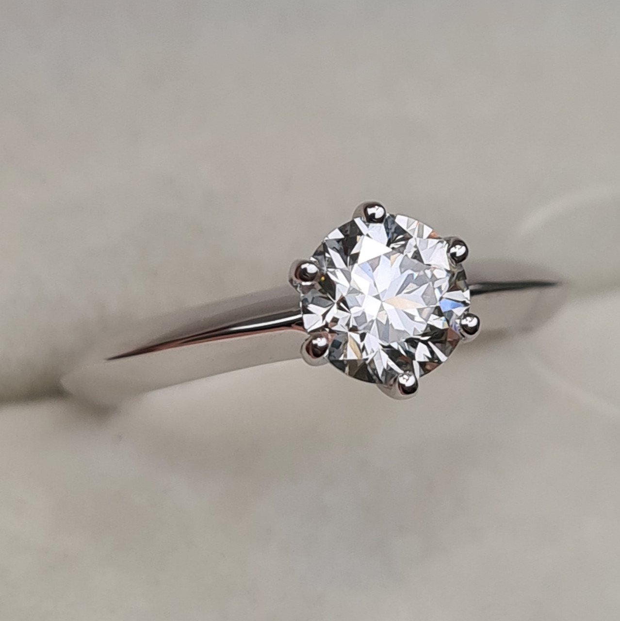 Кольцо Deimantas 98364188 16,5р 2,58гр 0,75ct. купить,NaN