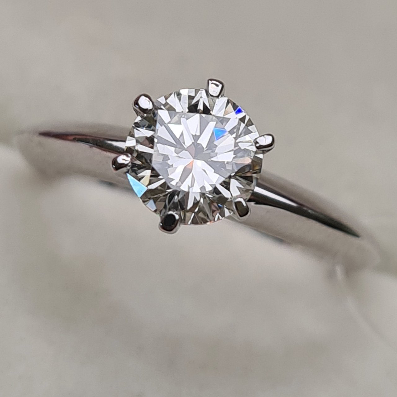 Кольцо Deimantas 98364192 16р 2,77гр 0,90ct. купить,NaN