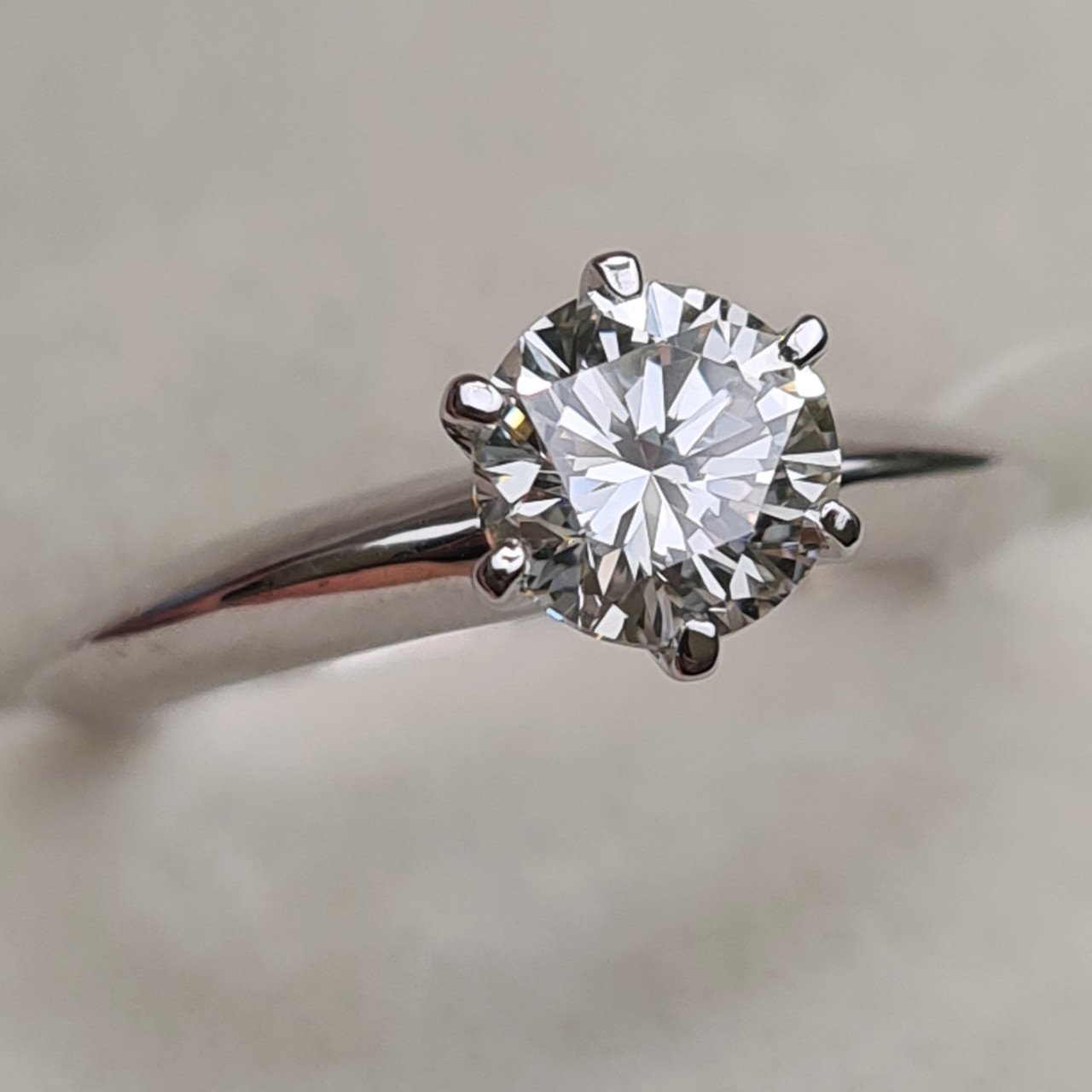 Кольцо Deimantas 98364192 16р 2,77гр 0,90ct. купить,NaN