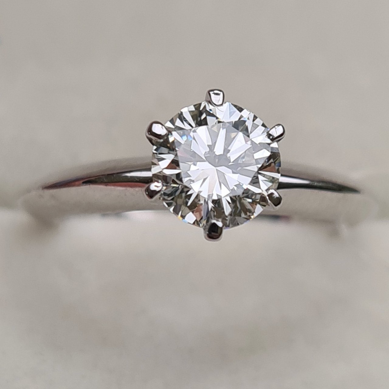 Кольцо Deimantas 98364192 16р 2,77гр 0,90ct. купить,NaN