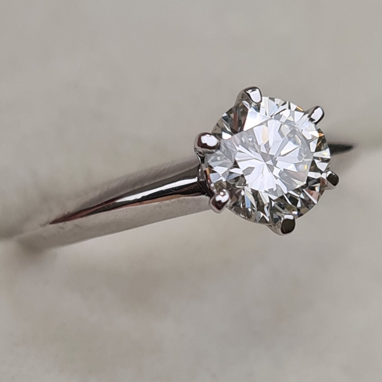 Кольцо Deimantas 98364192 16р 2,77гр 0,90ct. купить,NaN