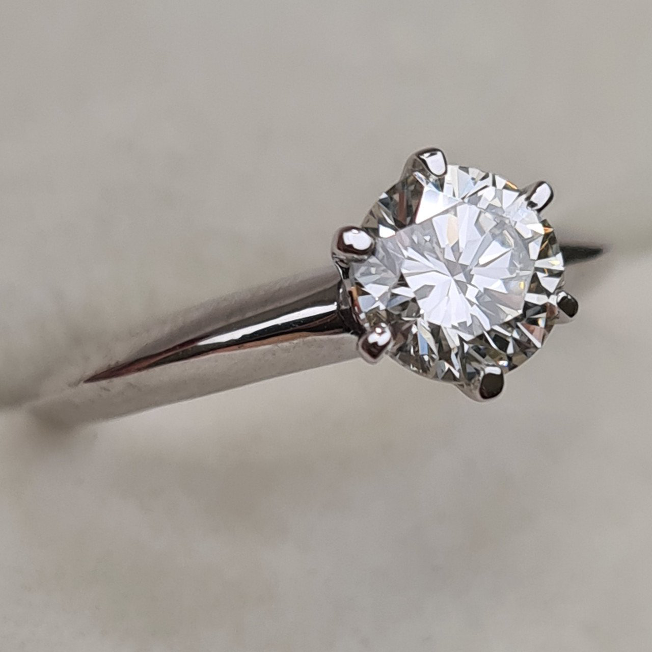 Кольцо Deimantas 98364192 16р 2,77гр 0,90ct. купить,NaN