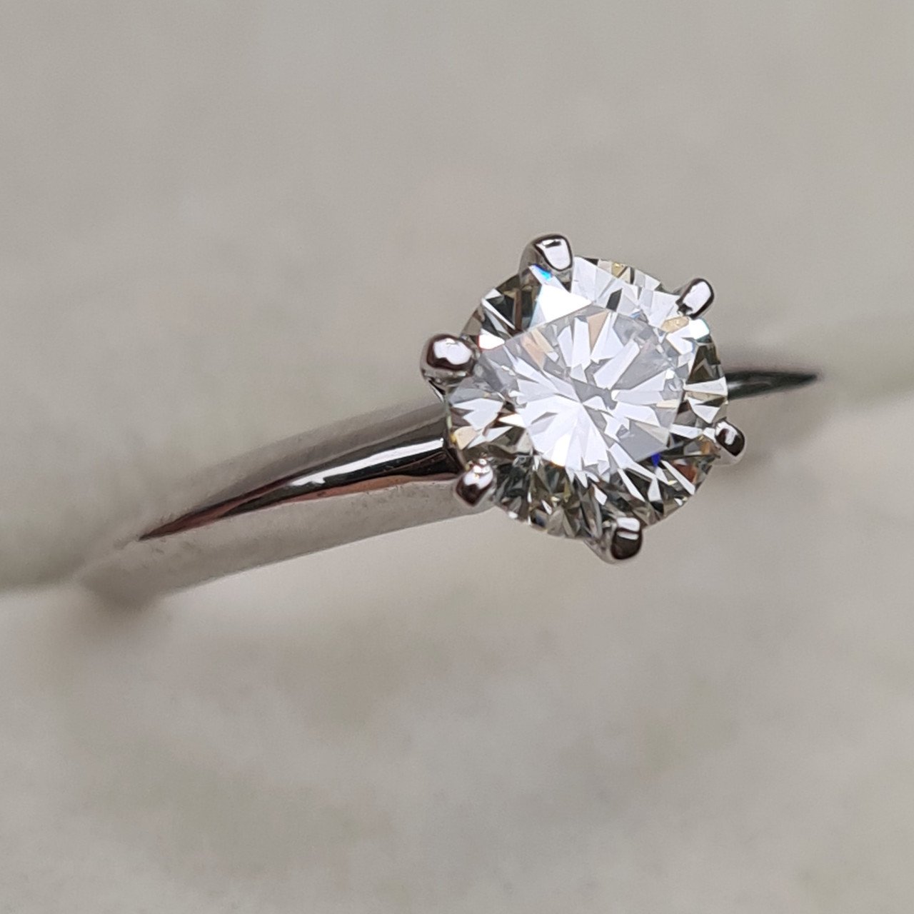 Кольцо Deimantas 98364192 16р 2,77гр 0,90ct. купить,NaN