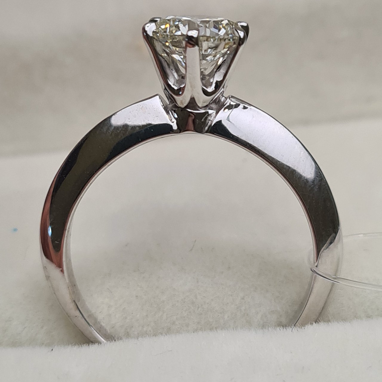 Кольцо Deimantas 98364192 16р 2,77гр 0,90ct. купить,NaN