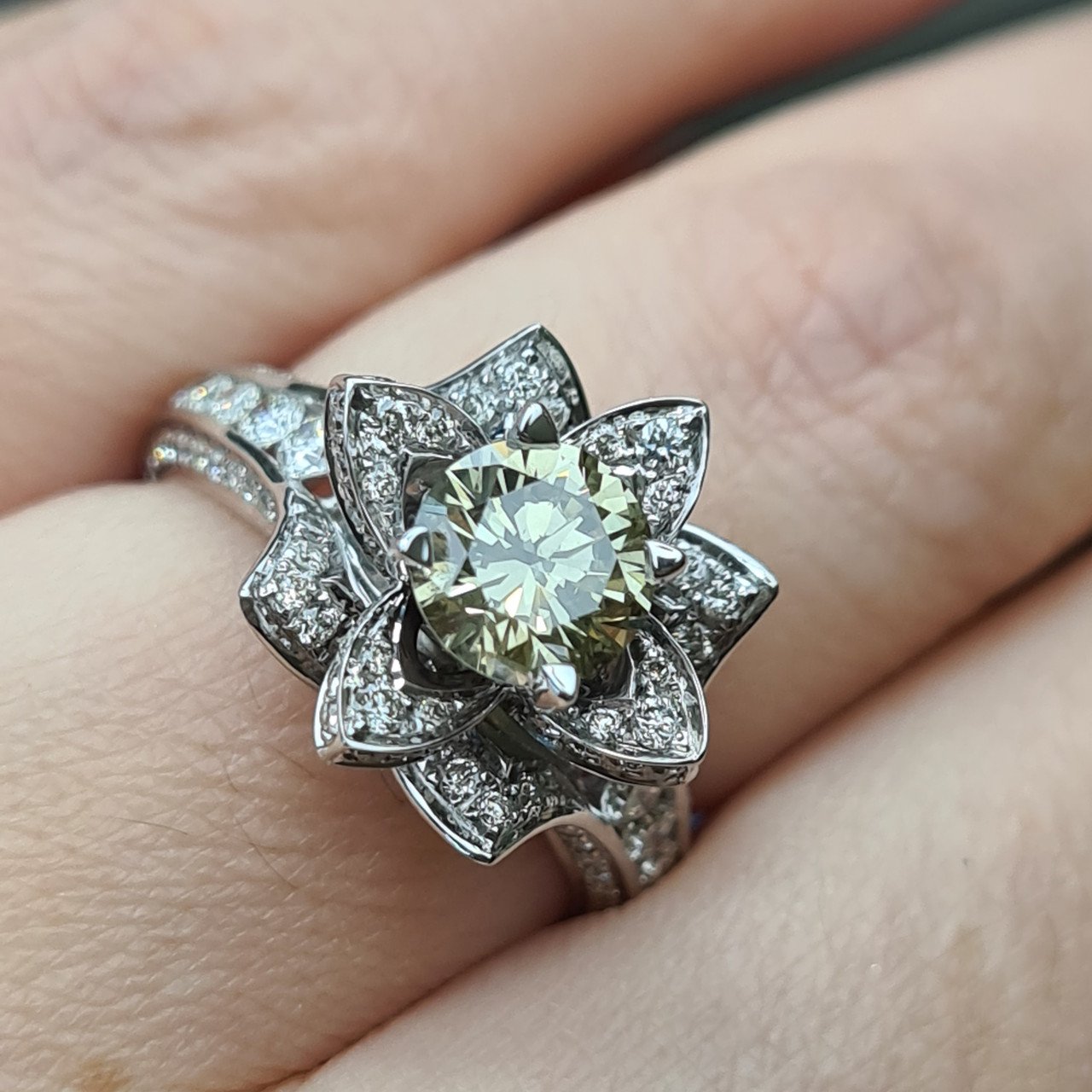 Кольцо Deimantas 98364199 17,5р 7,41гр 2,31ct. купить,NaN