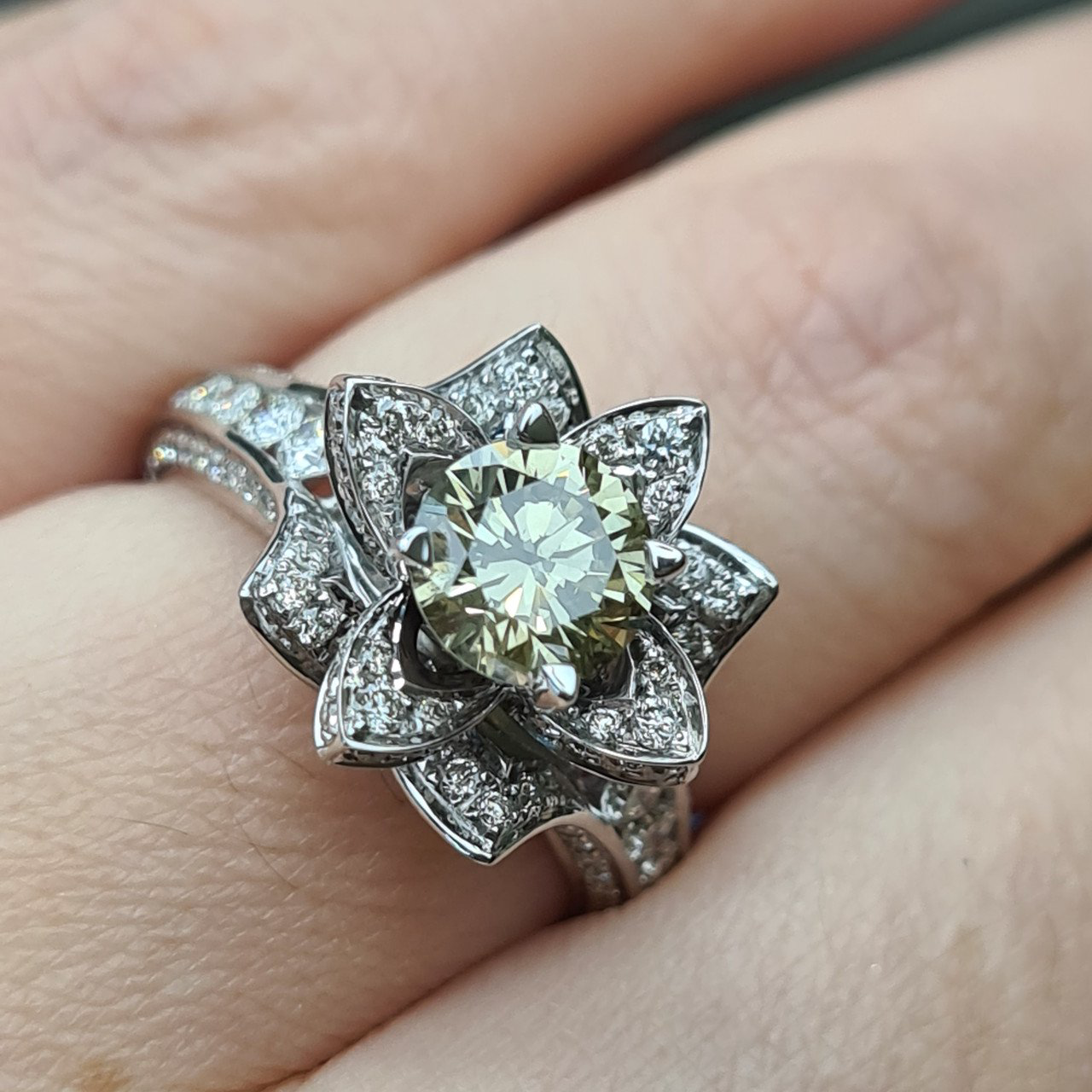 Кольцо Deimantas 98364199 17,5р 7,41гр 2,31ct. купить,NaN