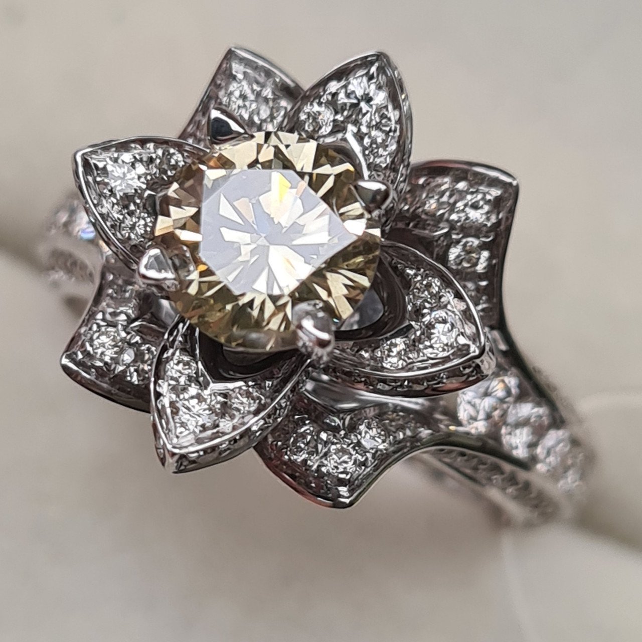 Кольцо Deimantas 98364199 17,5р 7,41гр 2,31ct. купить,NaN