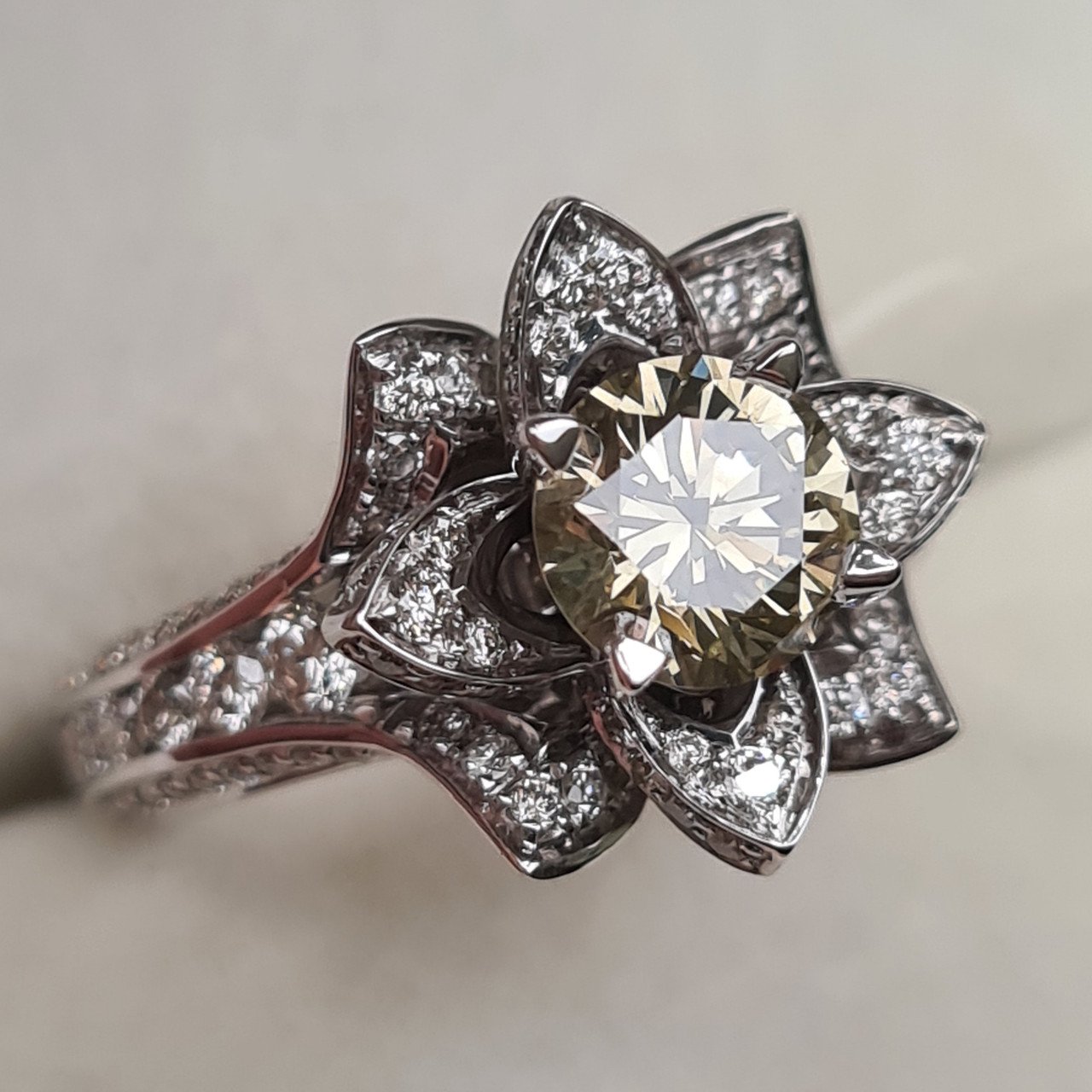 Кольцо Deimantas 98364199 17,5р 7,41гр 2,31ct. купить,NaN