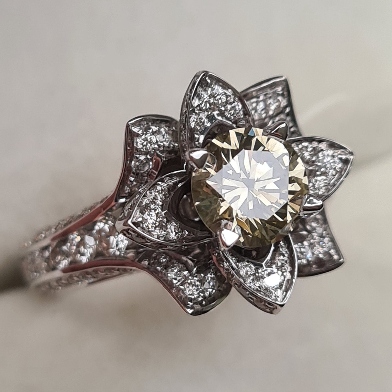 Кольцо Deimantas 98364199 17,5р 7,41гр 2,31ct. купить,NaN
