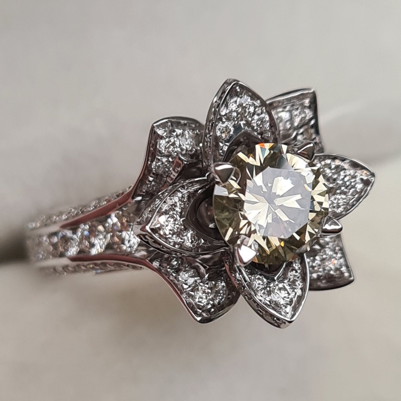 Кольцо Deimantas 98364199 17,5р 7,41гр 2,31ct. купить,NaN