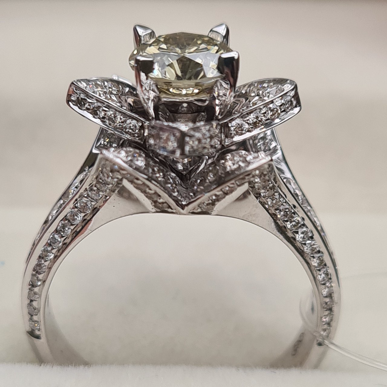Кольцо Deimantas 98364199 17,5р 7,41гр 2,31ct. купить,NaN