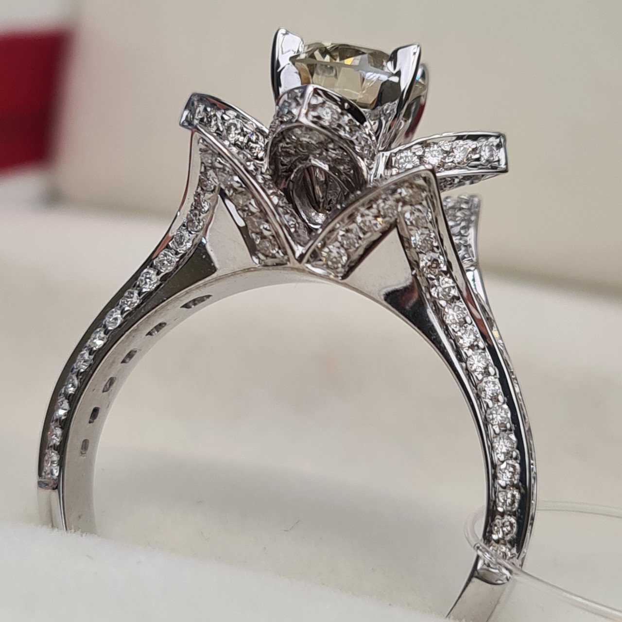 Кольцо Deimantas 98364199 17,5р 7,41гр 2,31ct. купить,NaN