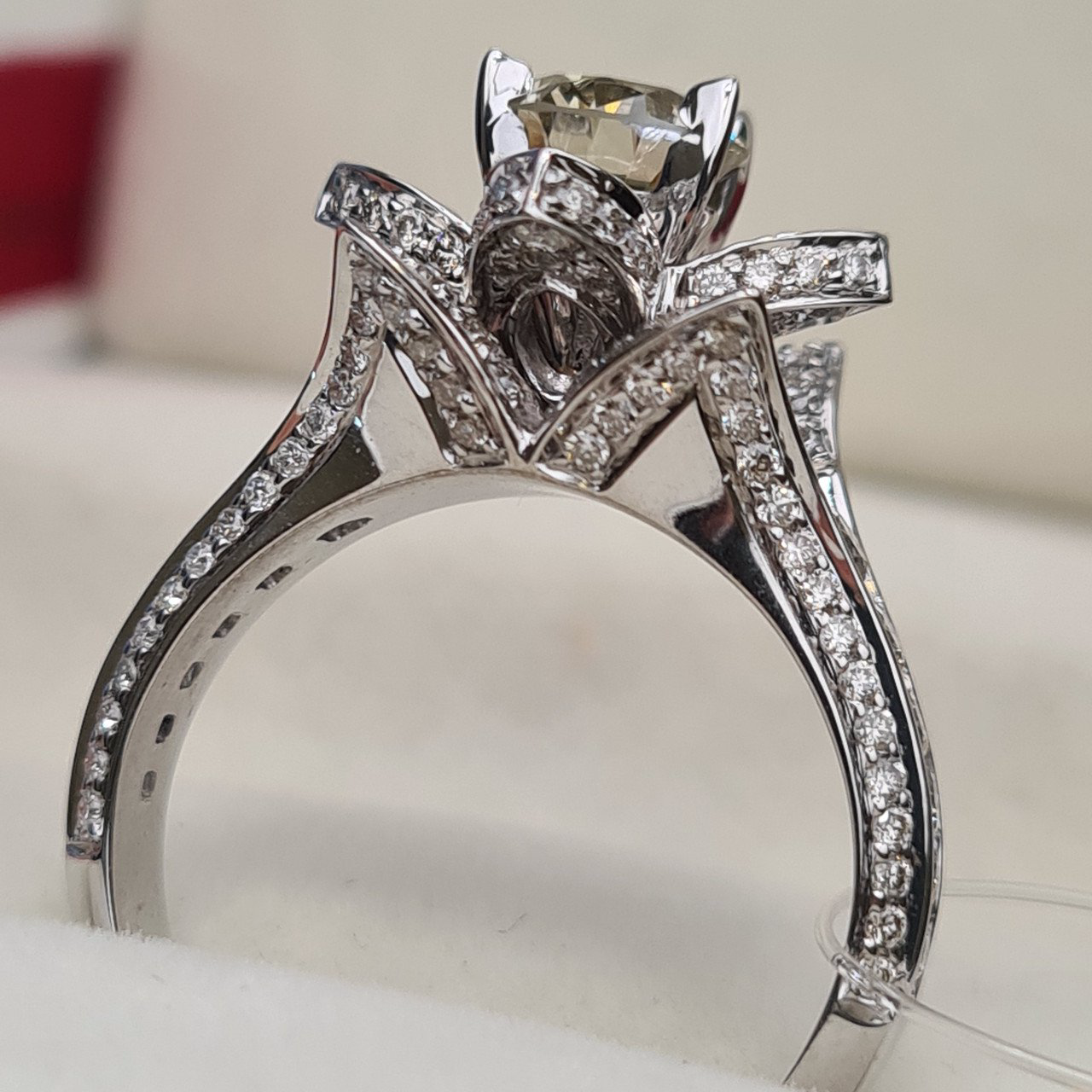 Кольцо Deimantas 98364199 17,5р 7,41гр 2,31ct. купить,NaN