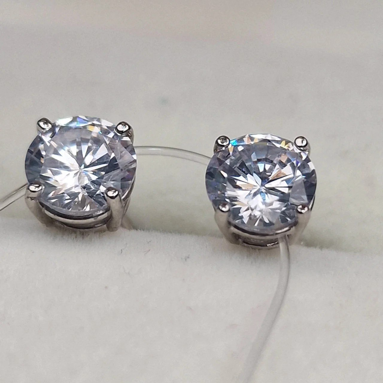 Серьги Deimantas 106173903 1,83гр. купить,NaN