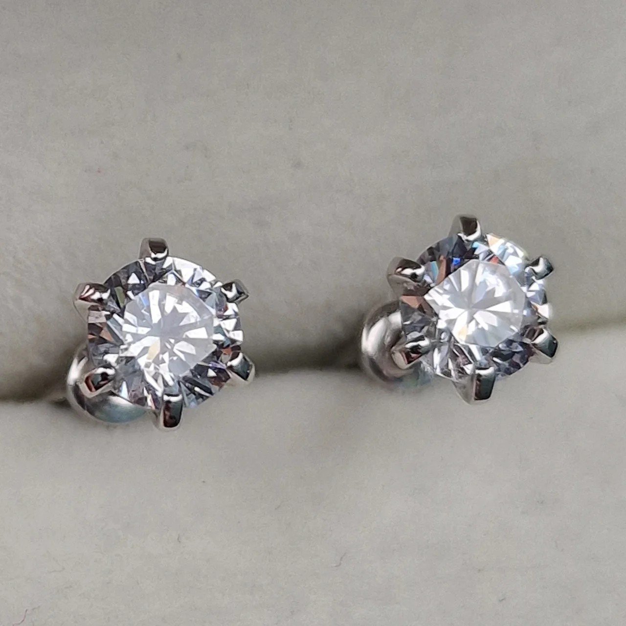 Серьги Deimantas 106133142 1,72гр. купить,NaN