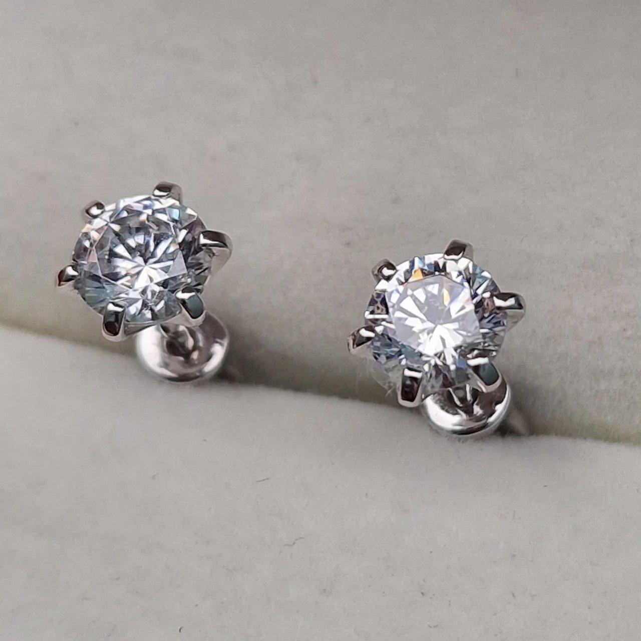 Серьги Deimantas 106133142 1,72гр. купить,NaN