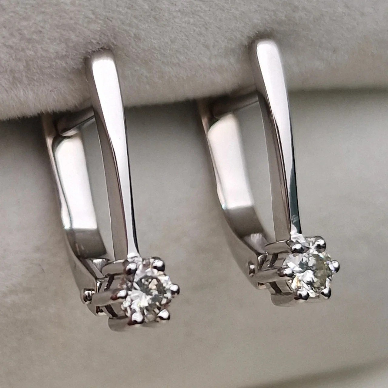 Серьги Deimantas 106082446 2,6гр 0,25ct. купить,NaN