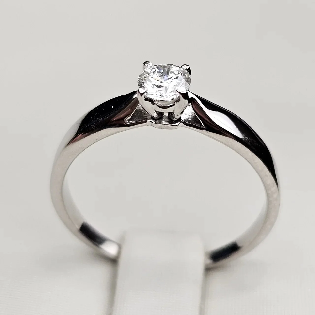 Кольцо Deimantas 113748782 16,5р 0,243ct. купить,NaN