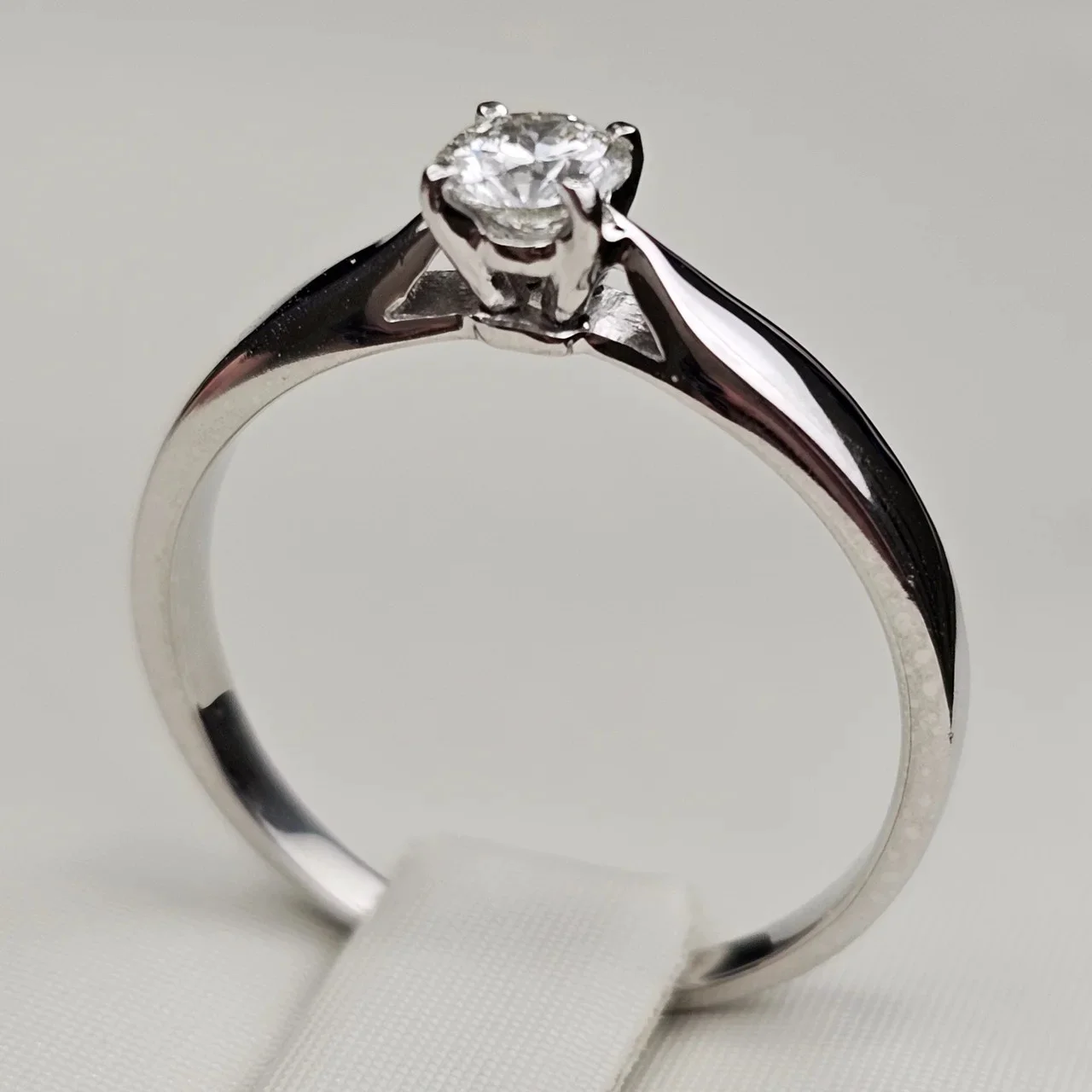 Кольцо Deimantas 113748782 16,5р 0,243ct. купить,NaN
