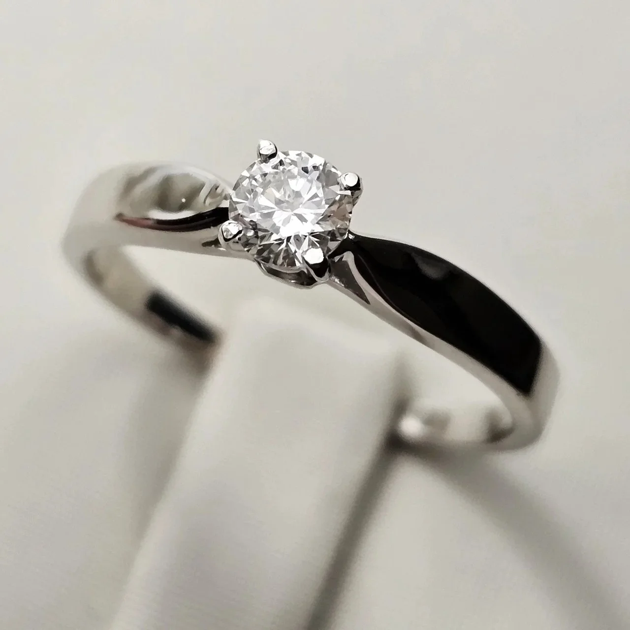Кольцо Deimantas 113748782 16,5р 0,243ct. купить,NaN