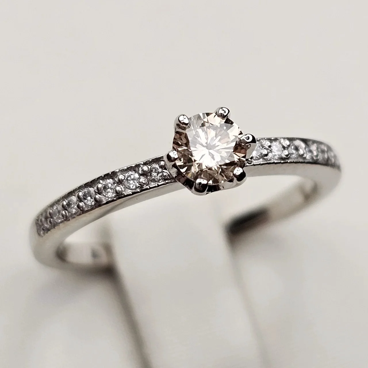 Кольцо Deimantas 113748378 16р 0,2ct 0,054ct. купить,NaN